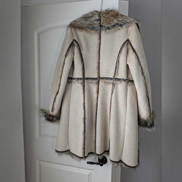 Black Rivet Coat - Picture 8 of 8